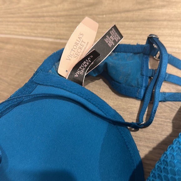 Victoria's Secret Fashion Show Teal Rhinestone Strappy Push-Up Bra. NWT. - Picture 5 of 6